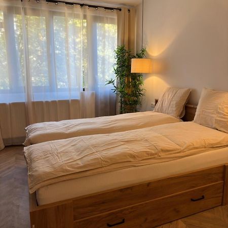 One Room Apartment- Self Check-In 24H Resita Exteriér fotografie