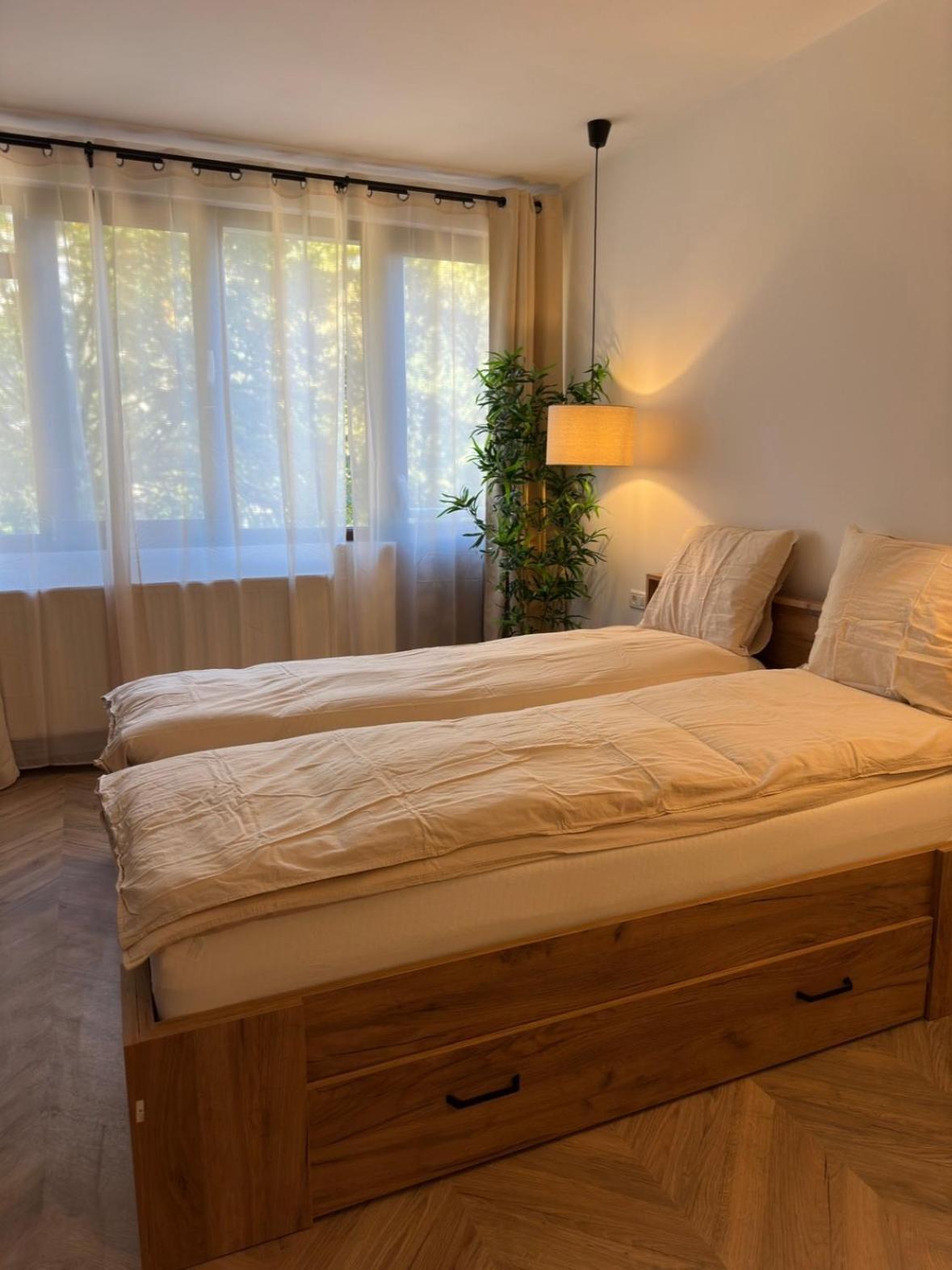 One Room Apartment- Self Check-In 24H Resita Exteriér fotografie